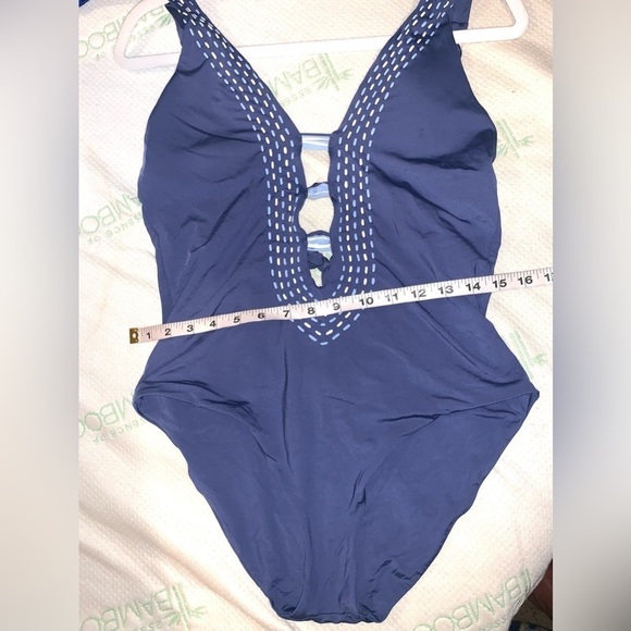 BECCA blue lattice and tassel plunging one piece swimsuit Large - Picture 2 of 9